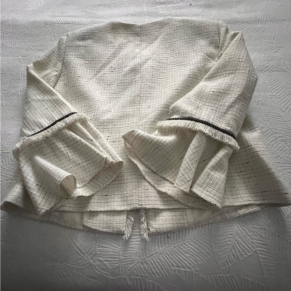 Tahari size 14p new without tags - Picture 2 of 5